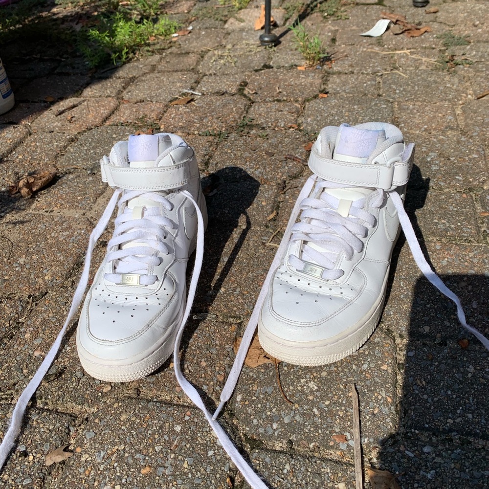 Women’s Nike Air Force 1s 6.5